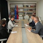 Diplomatja gjermane zbarkon në Luginë, diskuton për gjendjen e shqiptarëve