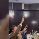 Kërcënimi për Kosovën – Kryeparlamentarja serbe me këngë çetnikësh i ulet në gjunjë Vuçiqit