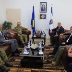 Hoxha pret në takim komandantin e KFOR-it, temë diskutimi situata e sigurisë në Kosovë