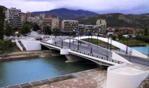 Ura për këmbësorë mbi lumin Ibër nga nesër lëshohet për qarkullim