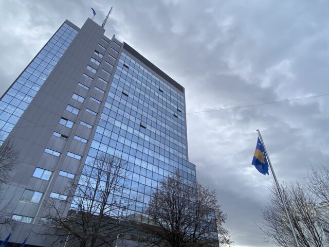 Stupa na snagu: Minimalna plata na Kosovu 425 evra u januaru i 500 evra u julu.