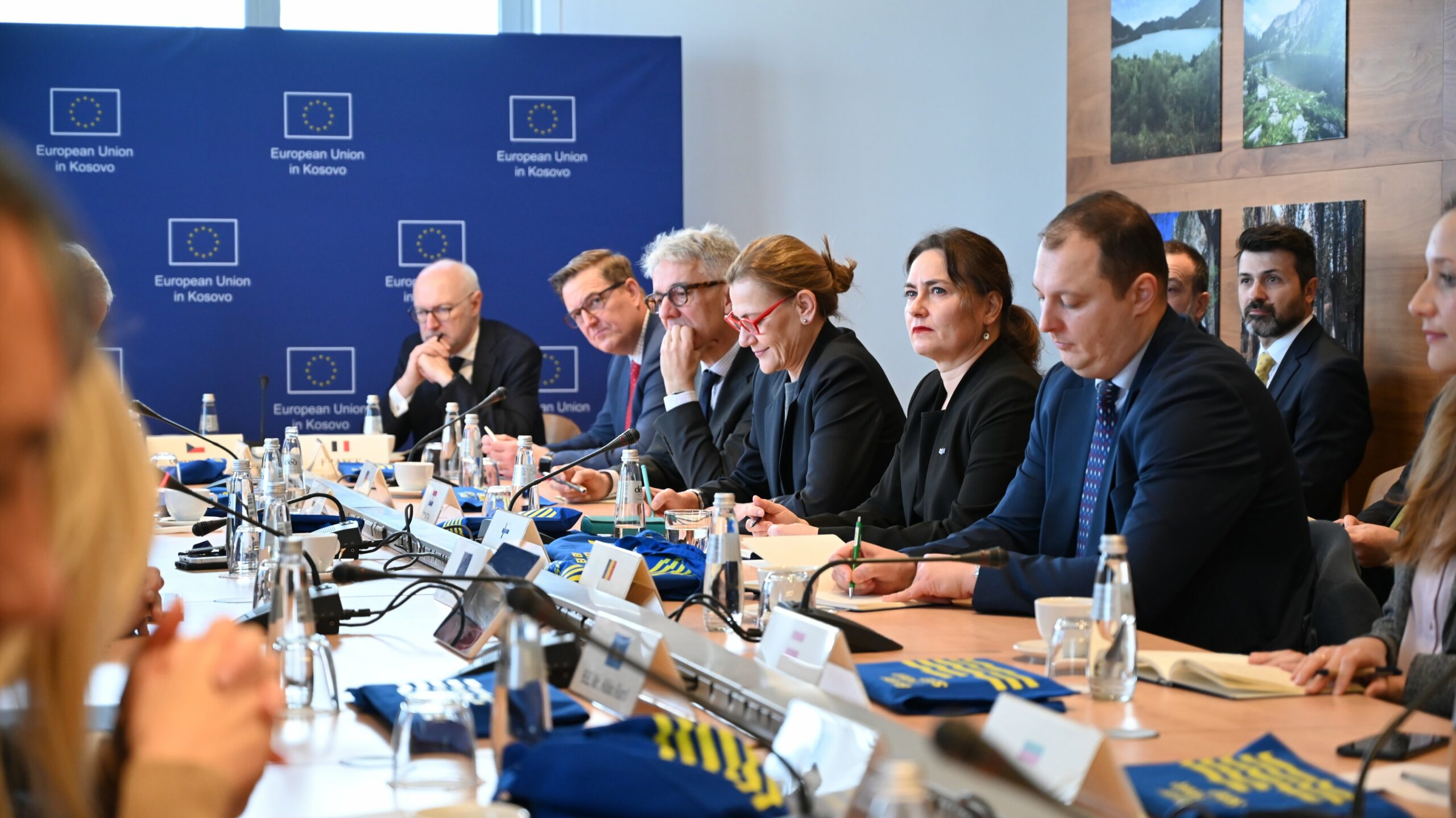 Ambasadori EU sastaju se sa Kurtijem: Dijalog sa Srbijom ključan za evropske integracije