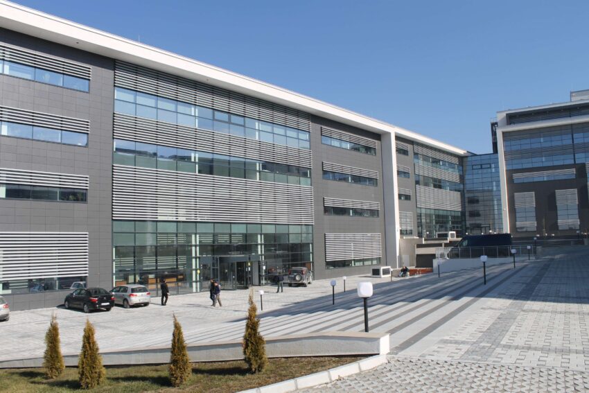 Nuk është mbajtur seanca ndaj Kostiqit i akuzuar për krime të dhunës seksuale gjatë luftës, në Kosovë