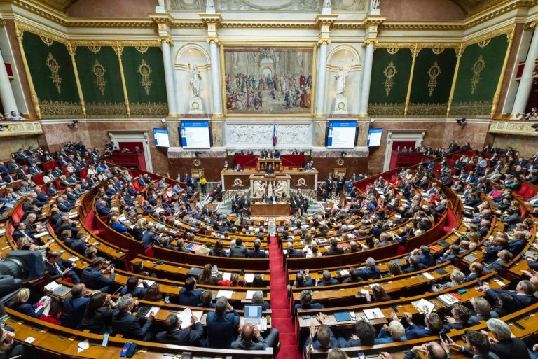 Asambleja-Kombetare-e-Frances.-Burimi_Faqja-e-saj-zyrtare-ne-Facebook-1536x1025