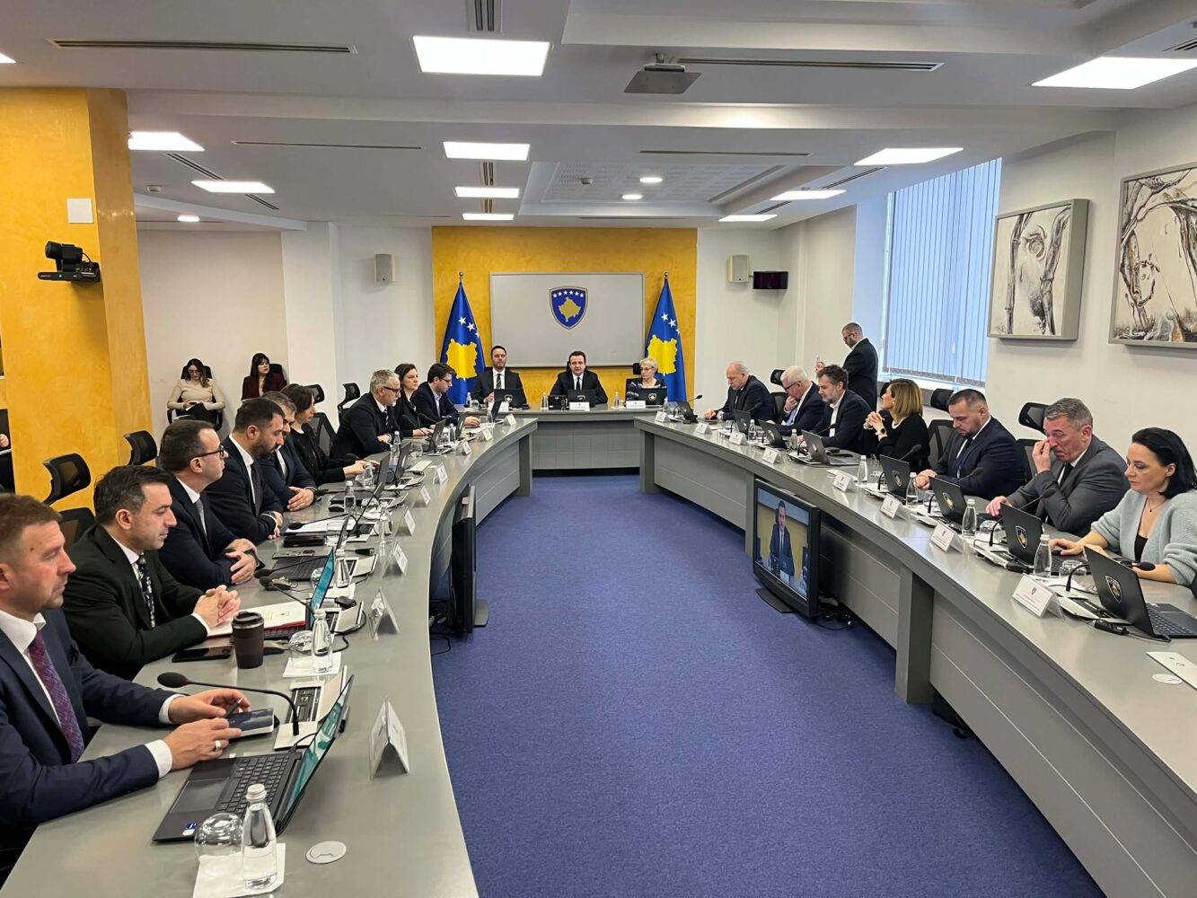 qeveria-e-kosoves-1-1333x1000