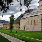 3._Manastiri_i_Decanit-780x439-1-600x360-1